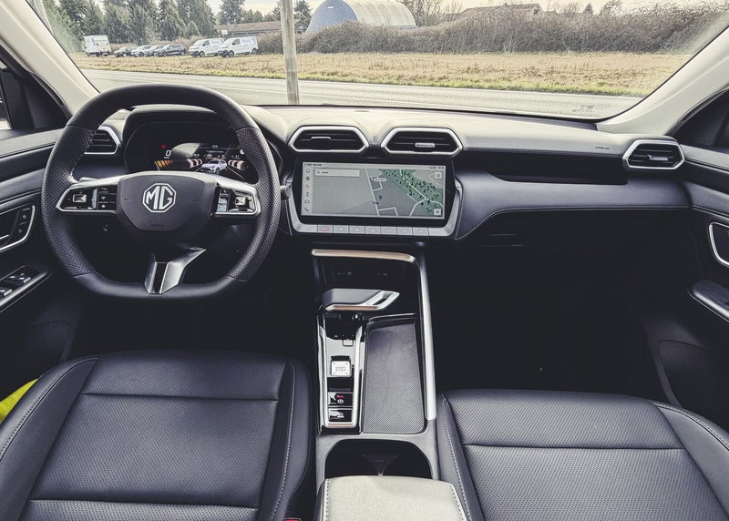 Mg ZS nuova a Novara (8)