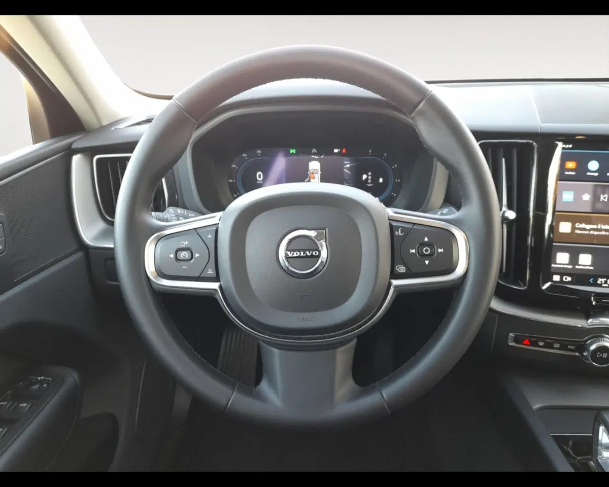 Volvo XC60 usata a Ravenna (11)