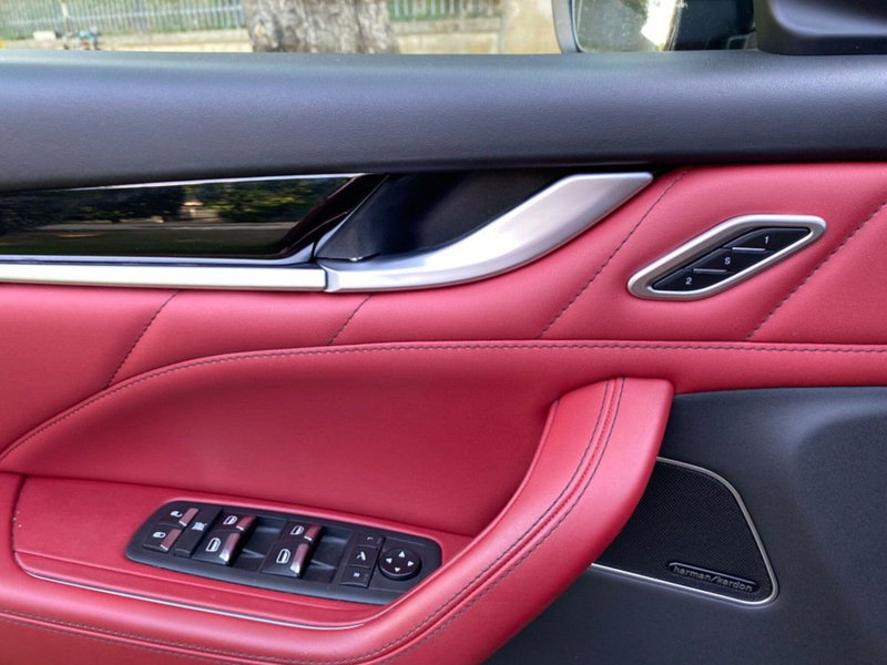 Maserati Levante usata a Salerno (16)