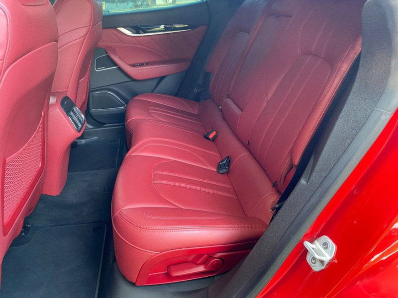 Maserati Levante usata a Salerno (8)