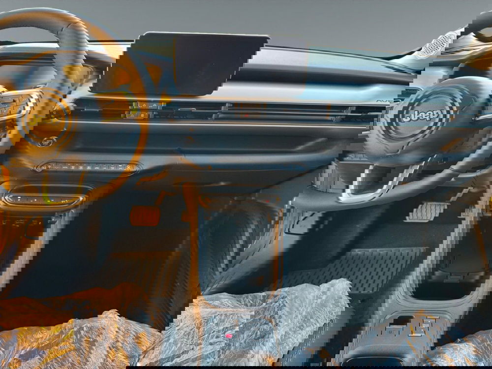 Jeep Avenger nuova a Salerno (5)