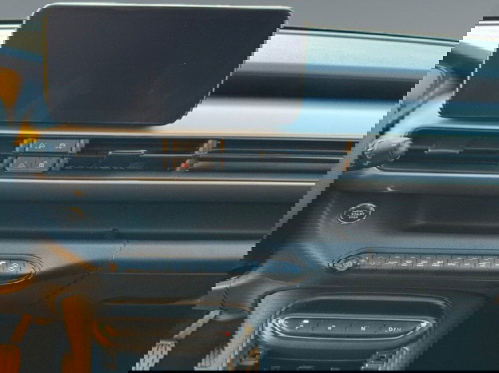 Jeep Avenger nuova a Salerno (7)