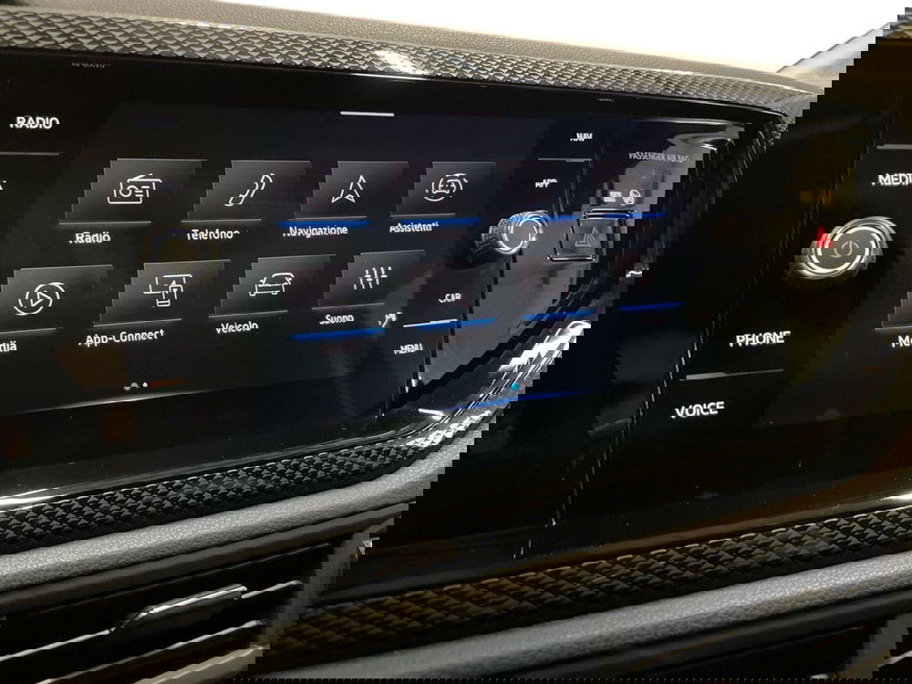 Volkswagen Polo nuova a Prato (14)