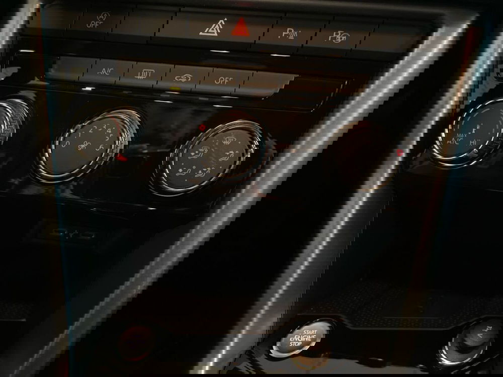 Volkswagen T-Roc nuova a Prato (15)