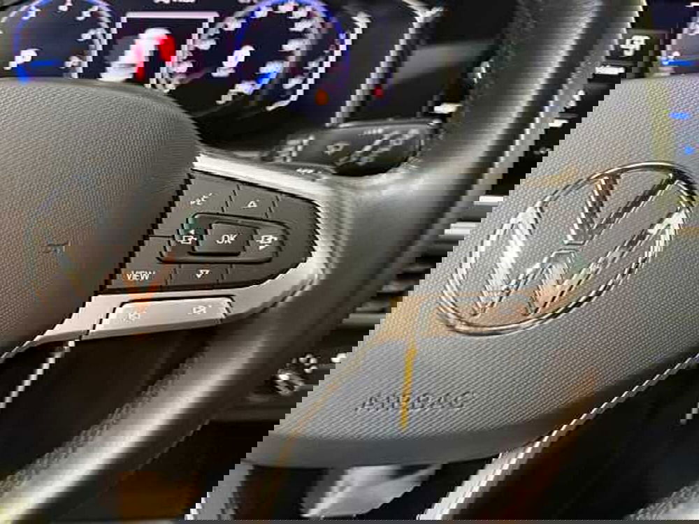 Volkswagen Taigo usata a Milano (17)