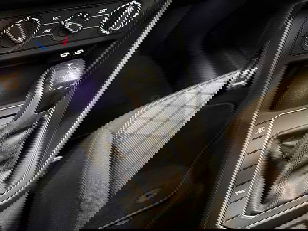 Volkswagen Taigo usata a Milano (18)