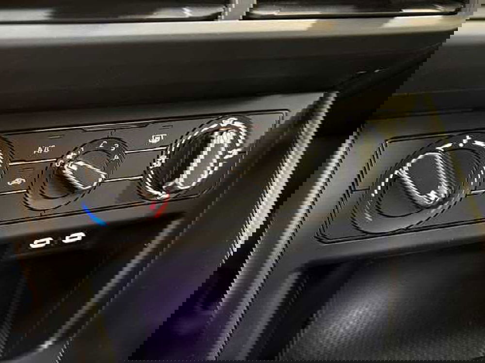 Volkswagen Taigo usata a Milano (19)