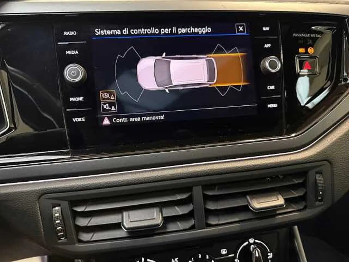 Volkswagen Taigo usata a Milano (20)