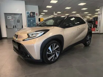 Toyota Aygo X 1.0 VVT-i 72 CV 5p. Undercover S-CVT del 2022 usata a Catanzaro
