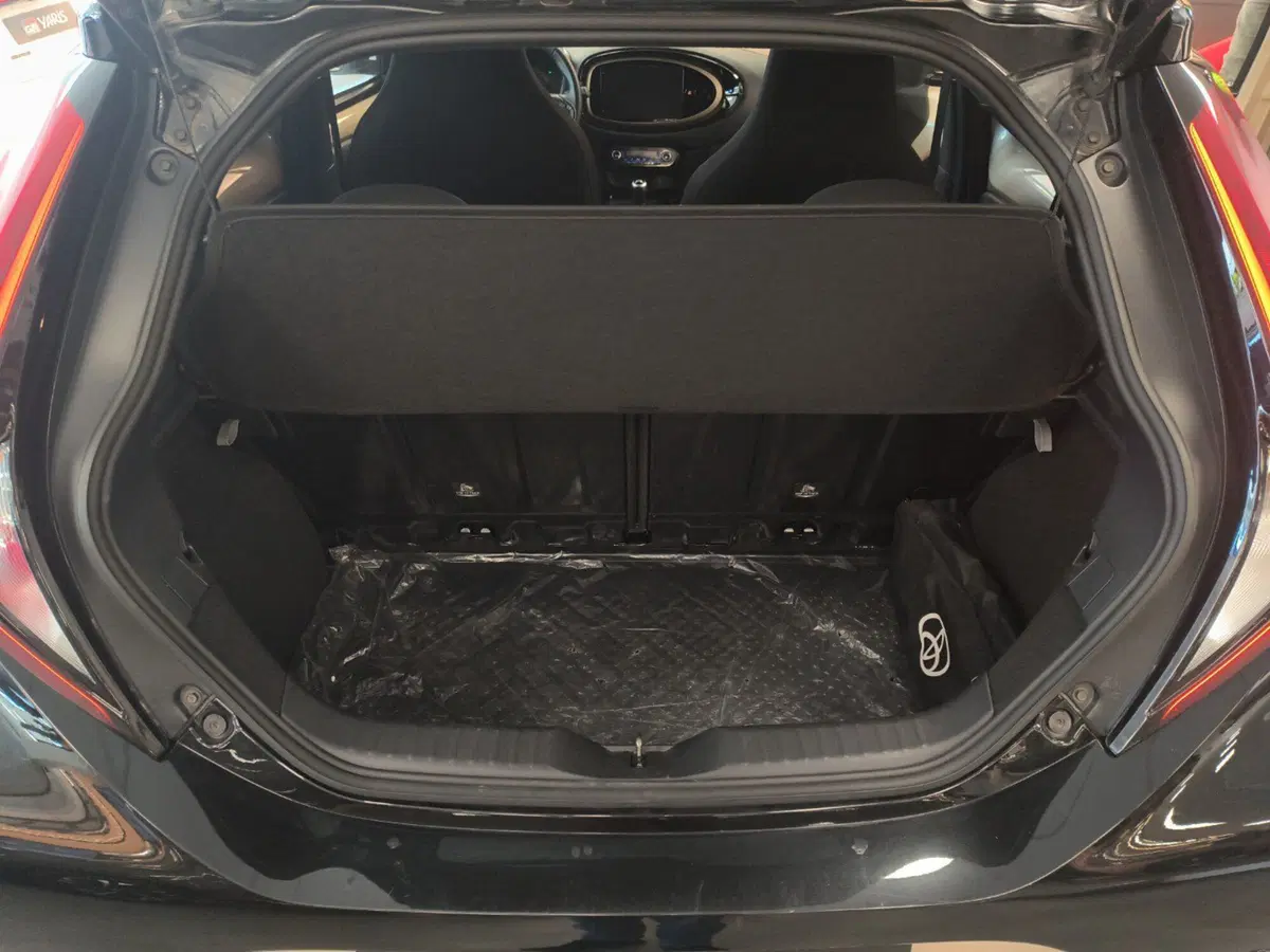 Toyota Aygo X usata a Catanzaro (14)