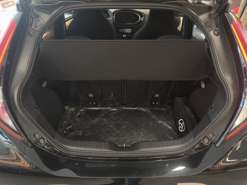 Toyota Aygo X usata a Catanzaro (14)