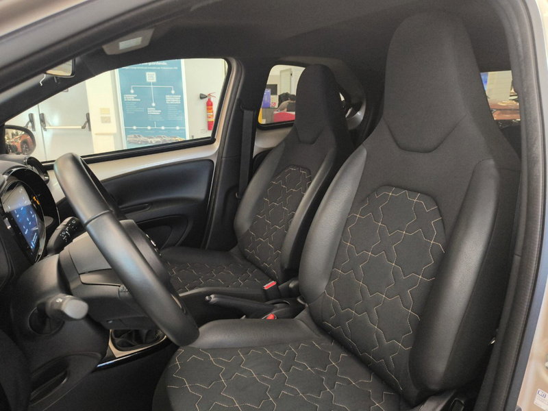 Toyota Aygo X usata a Catanzaro (17)