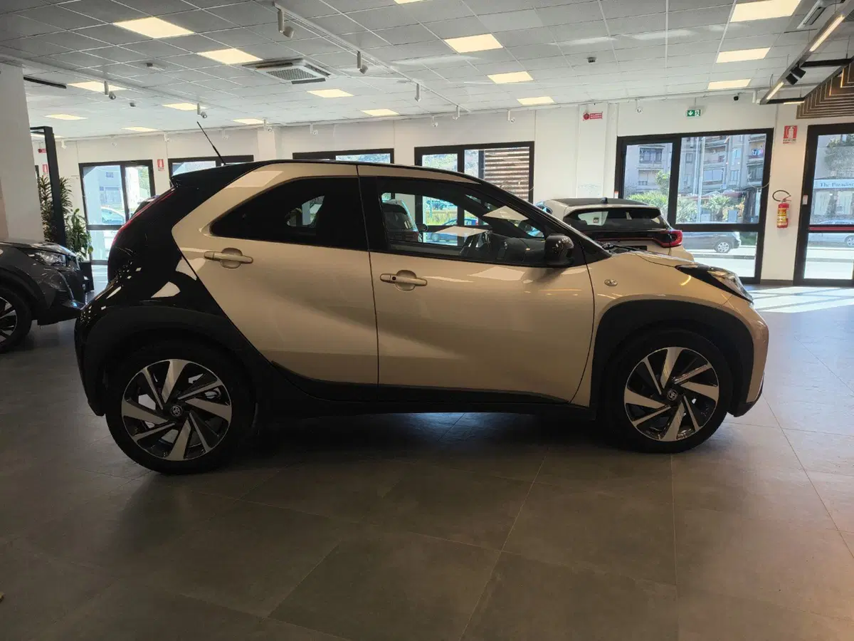 Toyota Aygo X usata a Catanzaro (7)