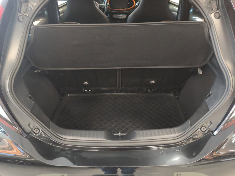 Toyota Aygo X usata a Catanzaro (14)