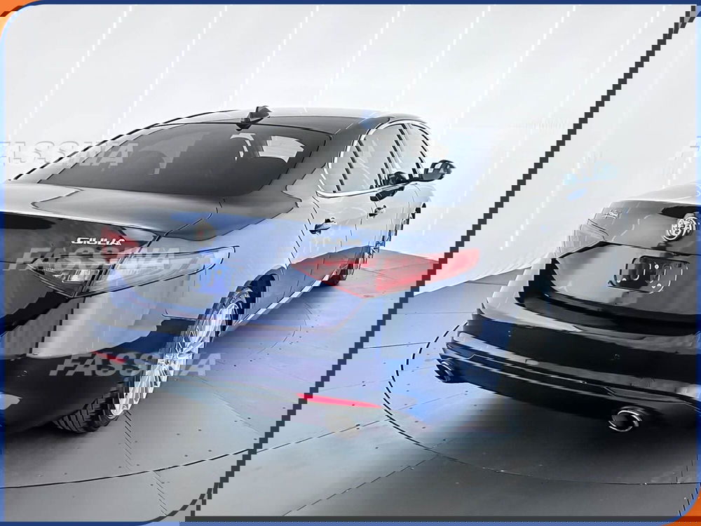 Alfa Romeo Giulia usata a Milano (6)