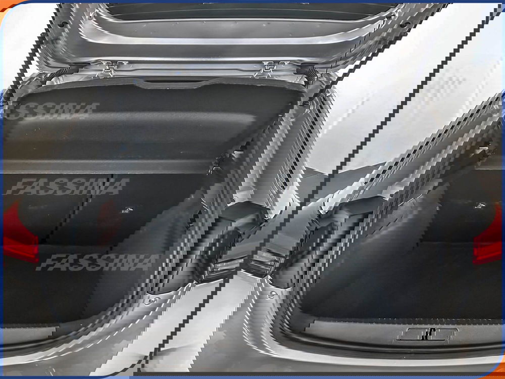 Opel Corsa usata a Milano (11)