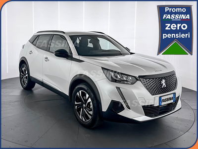 Peugeot 2008 1.2 puretech Active s&amp;s 100cv del 2023 usata a Milano