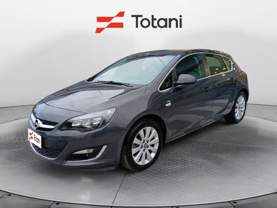 Opel Astra 1.7 CDTI 110CV 5 porte Cosmo del 2014 usata a L'Aquila