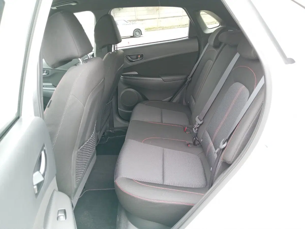 Hyundai Kona usata a L'Aquila (6)