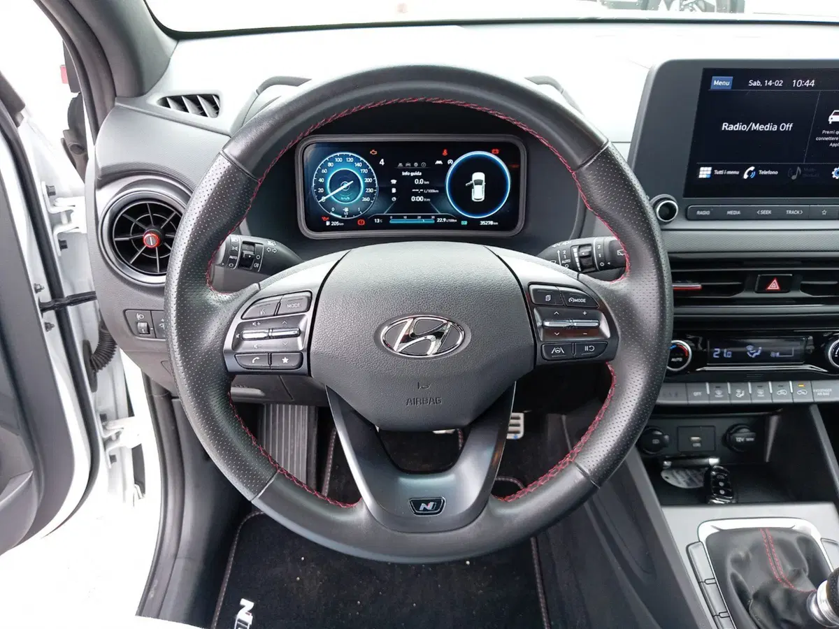 Hyundai Kona usata a L'Aquila (8)