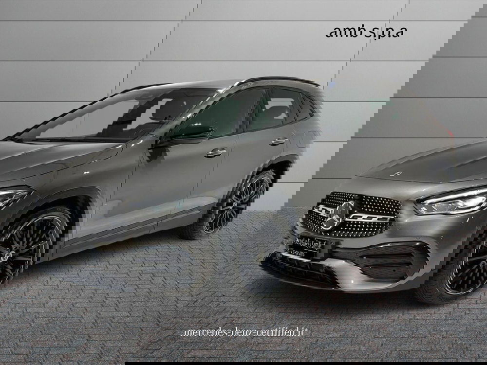 Mercedes-Benz GLA SUV usata a Napoli