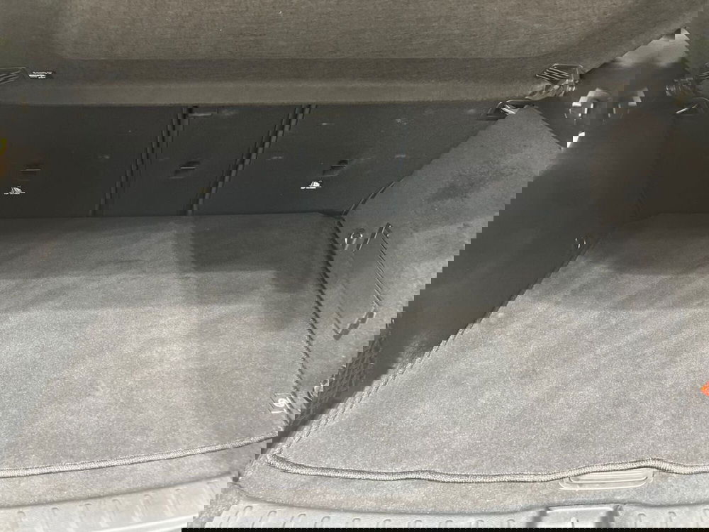 Mercedes-Benz GLA SUV usata a Napoli (10)