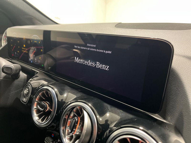 Mercedes-Benz GLA SUV usata a Napoli (14)