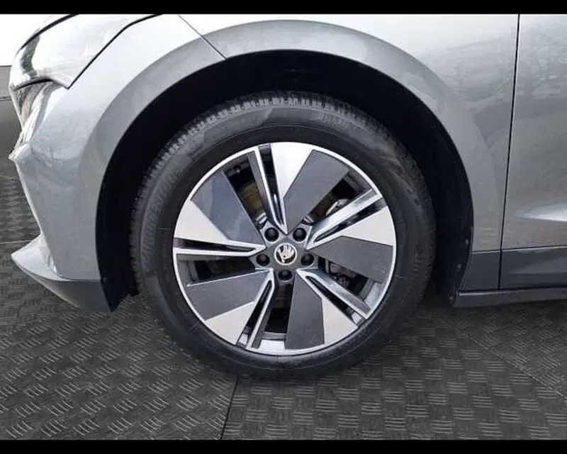 Skoda Enyaq usata a Ravenna (14)