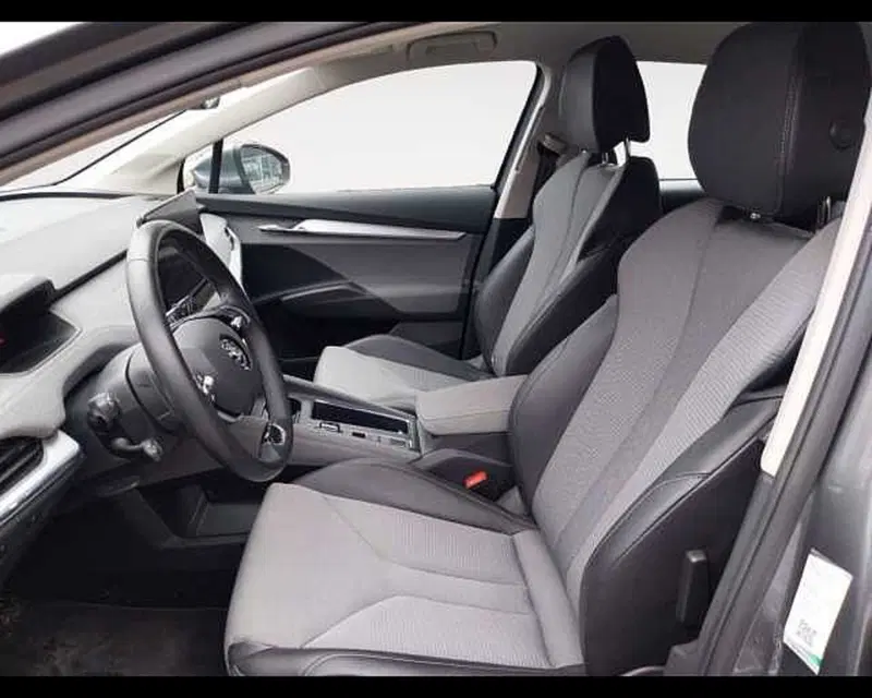Skoda Enyaq usata a Ravenna (9)