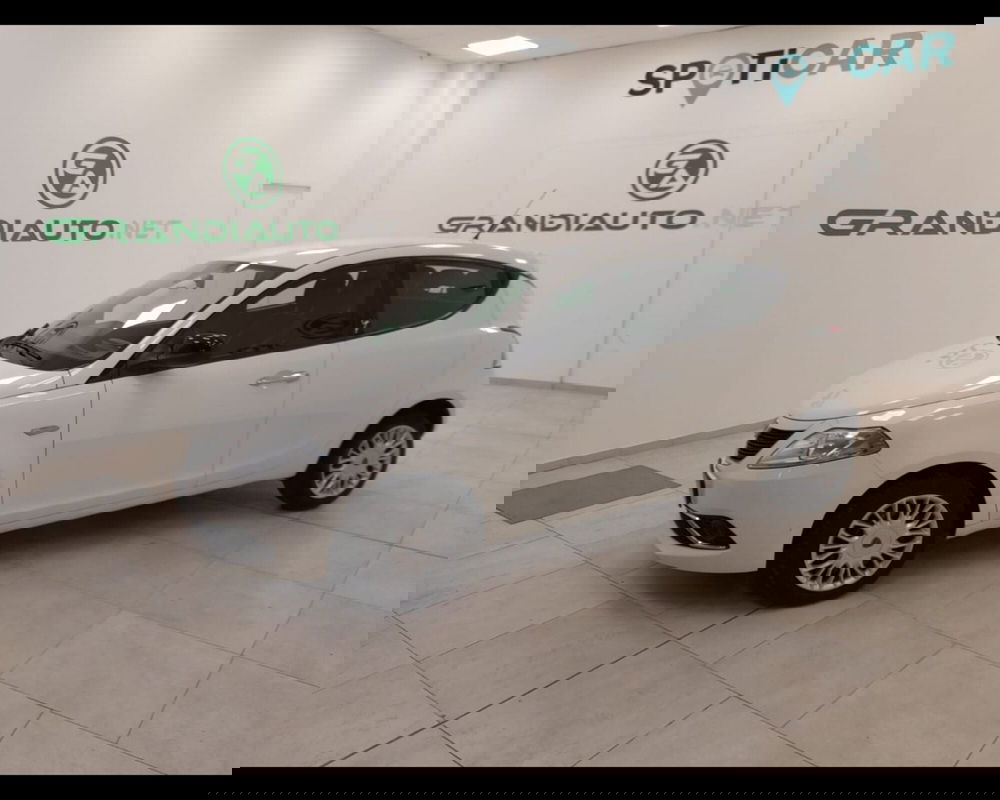 Lancia Ypsilon usata a Alessandria (3)