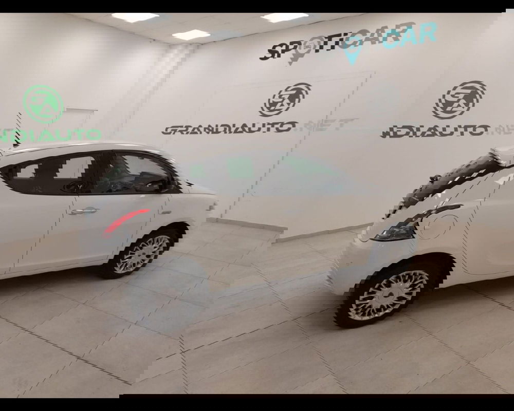 Lancia Ypsilon usata a Alessandria (7)