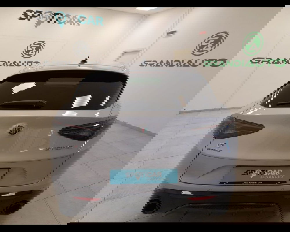 Alfa Romeo Stelvio usata a Alessandria (5)