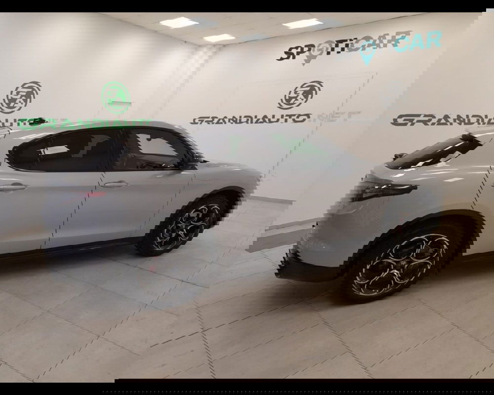 Alfa Romeo Stelvio usata a Alessandria (7)