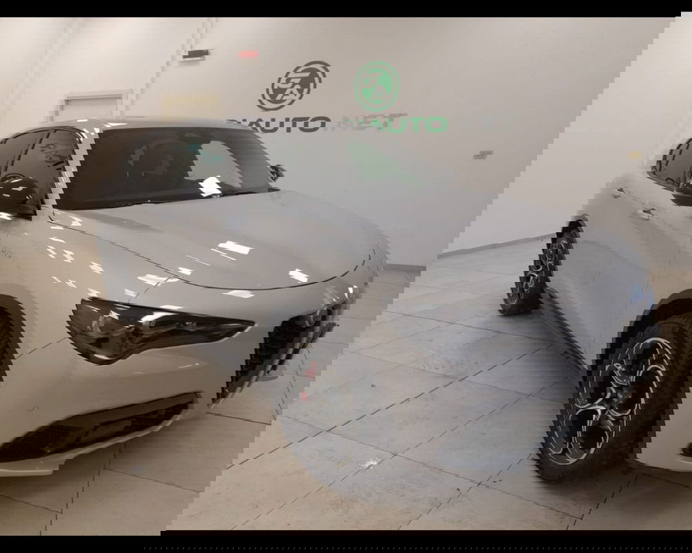Alfa Romeo Stelvio usata a Alessandria (8)