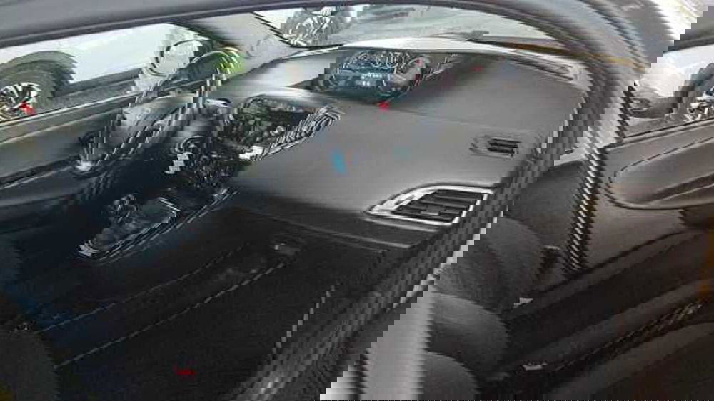 Lancia Ypsilon usata a Firenze (11)