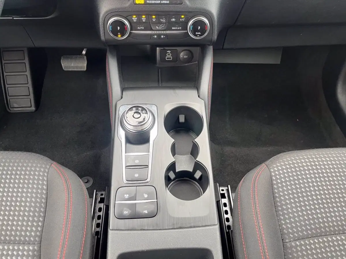 Ford Kuga usata a Milano (14)
