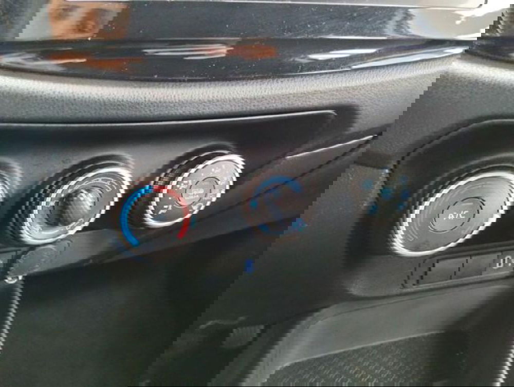 Toyota Aygo X usata a Como (17)