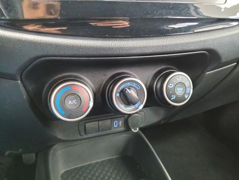 Toyota Aygo X usata a Como (17)