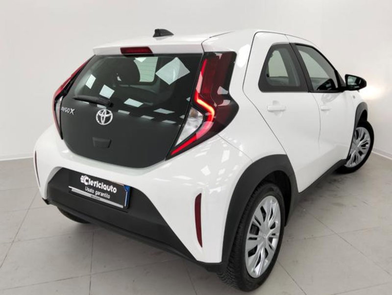 Toyota Aygo X usata a Como (2)