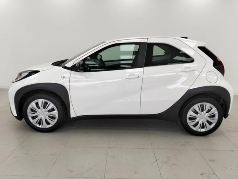 Toyota Aygo X usata a Como (8)