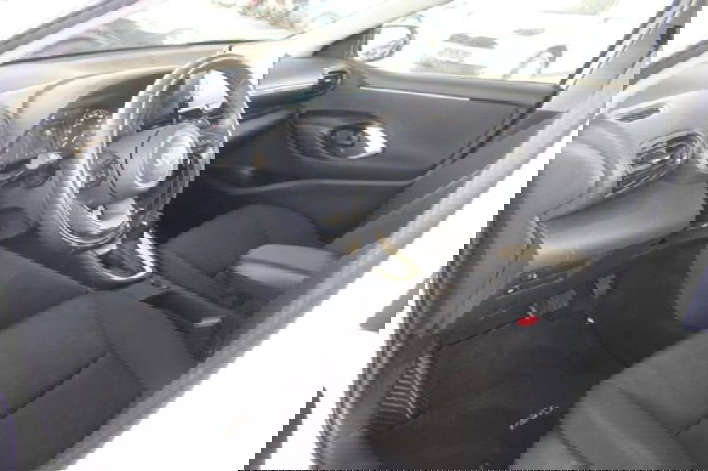 Toyota Yaris Cross usata a Roma (12)