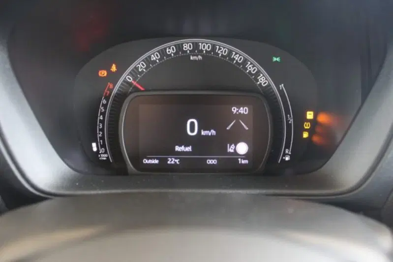 Toyota Aygo X usata a Roma (13)