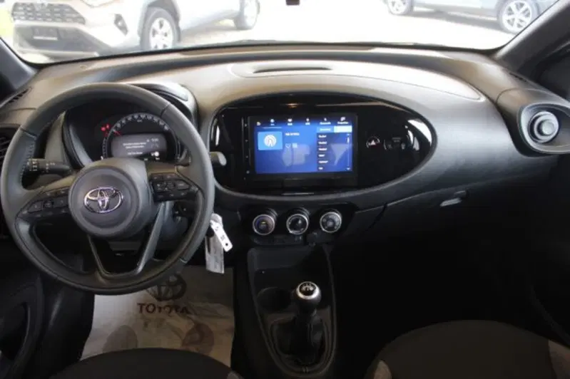Toyota Aygo X usata a Roma (11)
