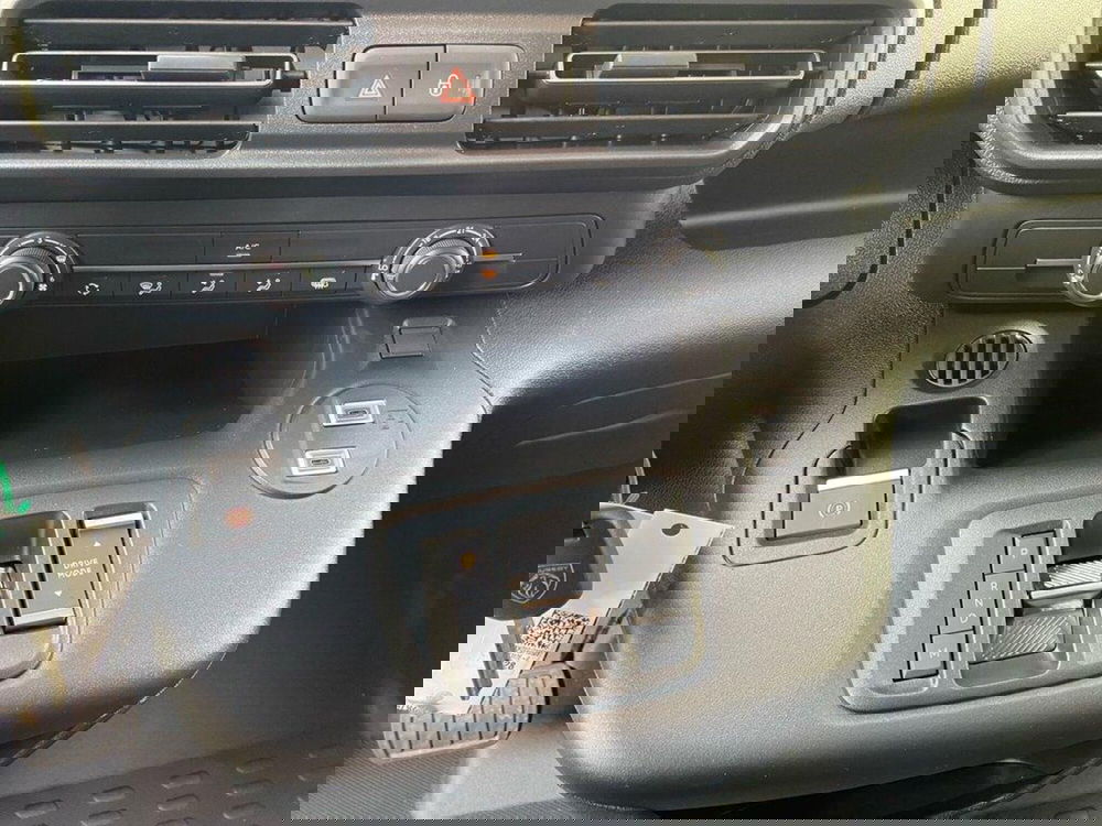 Peugeot Partner Furgone nuova a Torino (11)