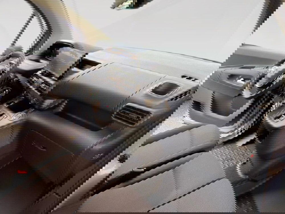 Peugeot Partner Furgone nuova a Torino (6)