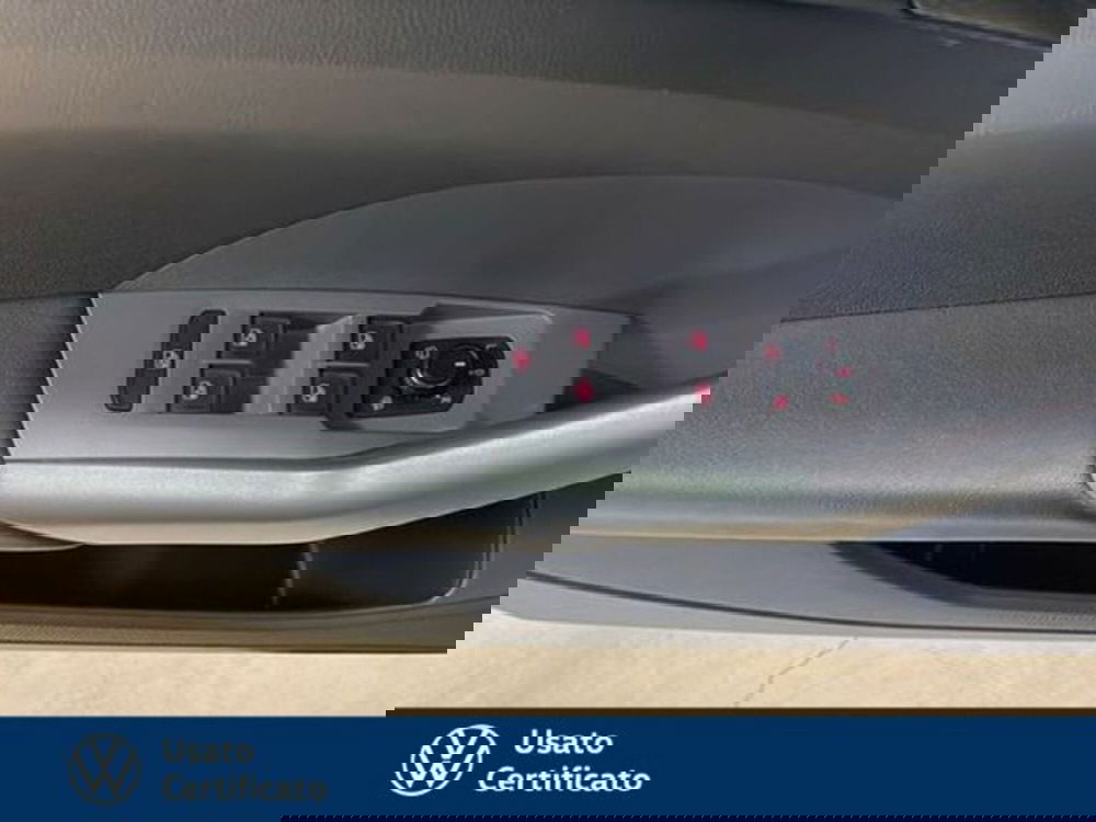 Volkswagen T-Cross usata a Vicenza (17)