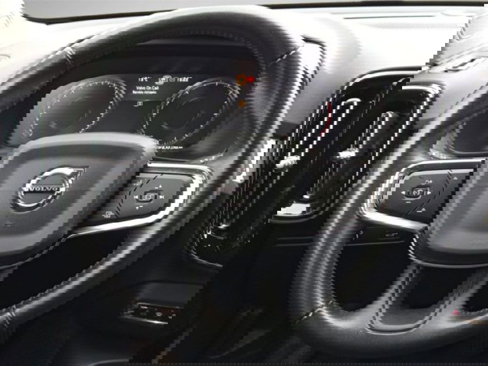 Volvo XC40 usata a Frosinone (12)