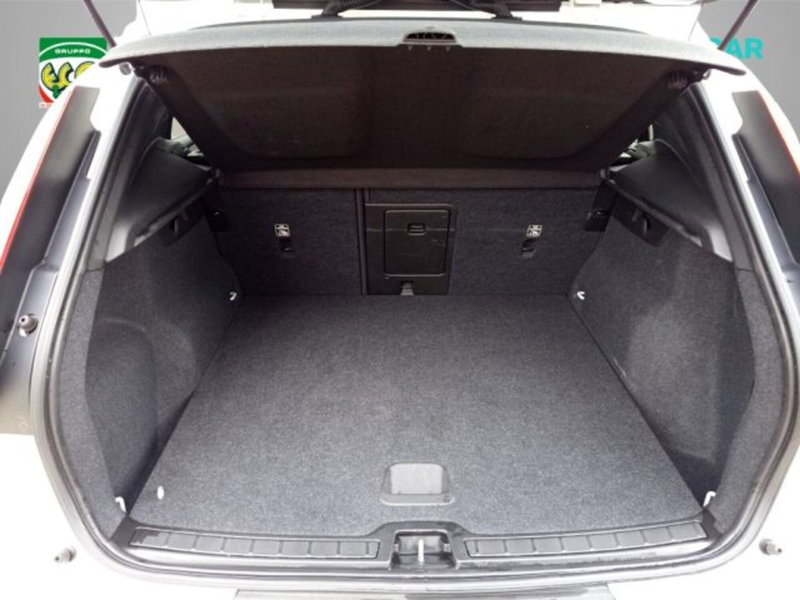 Volvo XC40 usata a Frosinone (12)