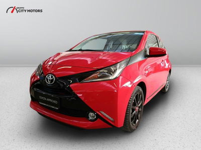 Toyota Aygo 1.0 VVT-i 69 CV 5 porte x-play del 2015 usata a Monza