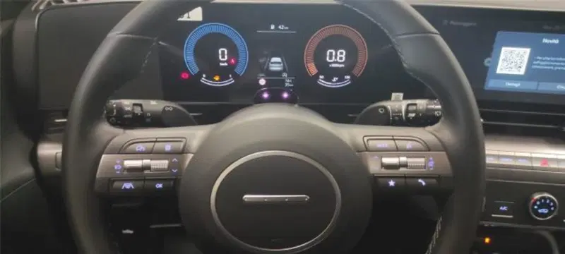Hyundai Kona nuova a Bari (12)